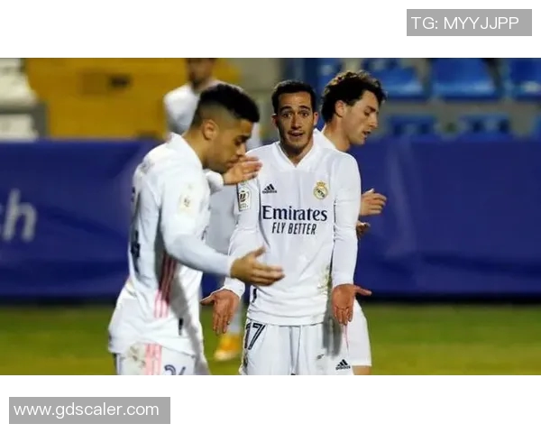 足球明星齐聚酒吧活动共庆盛典精彩瞬间引发球迷热议