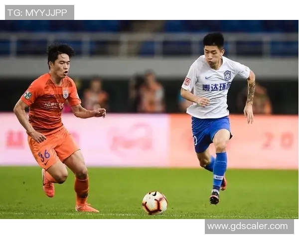 山东鲁能与天津亚的激烈对决展现中超联赛的精彩与魅力